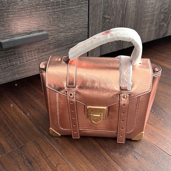 Michael Kors NWT Primrose Gold Medium Satchel with Vintage Trunk Design - Picture 2 of 14